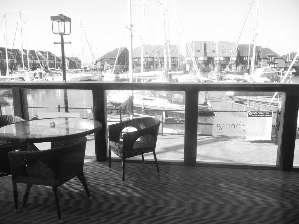 Boathouse Hotel Hythe  Exterior foto