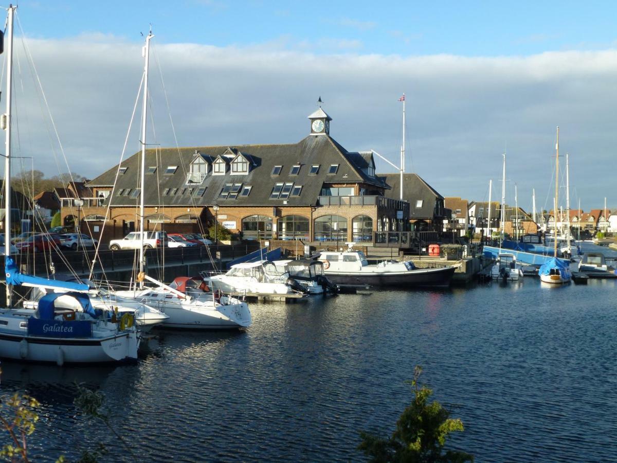 Boathouse Hotel Hythe  Exterior foto