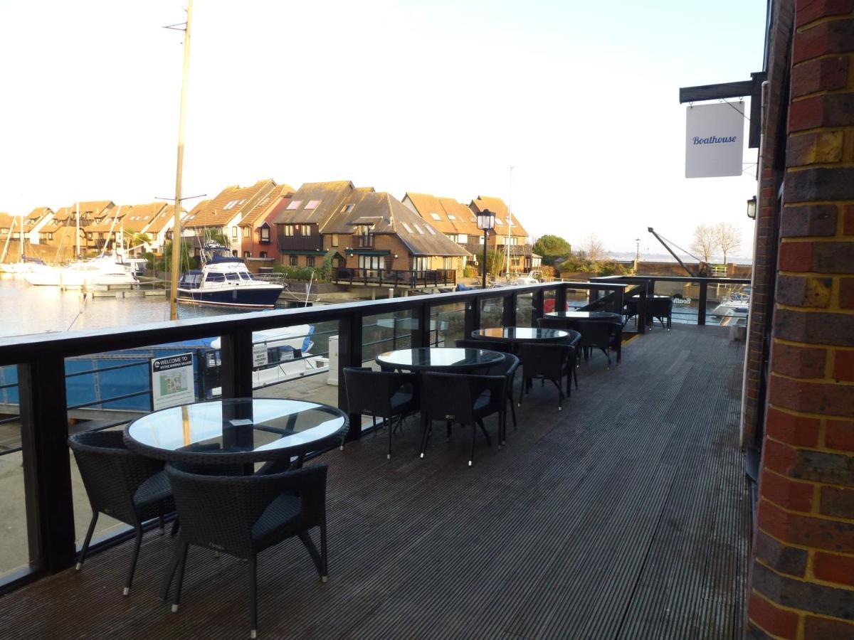 Boathouse Hotel Hythe  Exterior foto